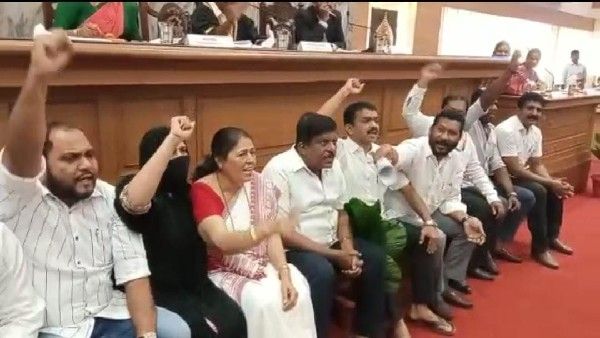 ಸಾವರ್ಕರ್ ವಿವಾದ: ಟಿಪ್ಪು ಬಗ್ಗೆ ಅವಾಚ್ಯ ಪದ ಬಳಸಿದ ಕಾರ್ಪೊರೇಟರ್