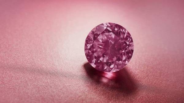 ಹಾಂಗ್ ಕಾಂಗ್‌ನಲ್ಲಿ ದಾಖಲೆ ಬೆಲೆಗೆ ಮಾರಾಟವಾದ ಪಿಂಕ್ ಡೈಮೆಂಡ್!