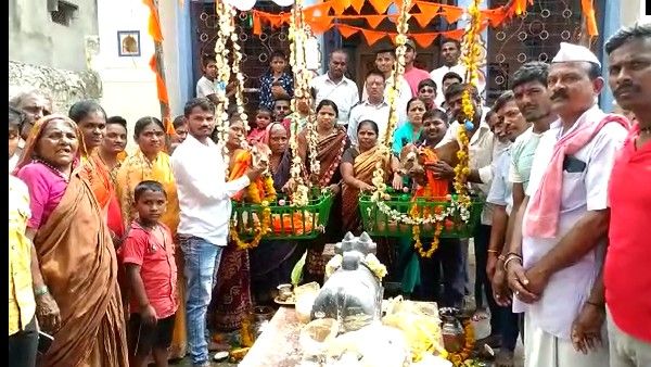 ಗುಳೇದಗುಡ್ಡದಲ್ಲಿ ಅವಳಿ ಕರುಗಳಿಗೆ ರಾಮ-ಲಕ್ಷ್ಮಣ ಎಂದು ನಾಮಕರಣ