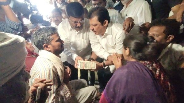 ಮಳ್ಳವಳ್ಳಿಯಲ್ಲಿ ಅತ್ಯಾಚಾರ; ಮೃತೆ ಬಾಲಕಿ ಕುಟುಂಬಕ್ಕೆ ಜಮೀರ್‌ 5 ಲಕ್ಷ ನೆರವು