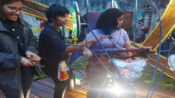 ಚರ್ಚ್‌ಸ್ಟ್ರೀಟ್‌ನಲ್ಲಿ ಎಲೆಕ್ಟ್ರಿಕ್‌ ವಾಹನಗಳ ಬಳಕೆ ಕುರಿತಂತೆ ಕಲಾಕೃತಿ ಪ್ರದರ್ಶನ