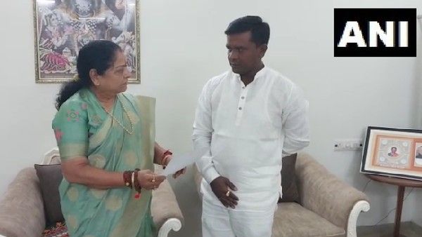 ಗುಜರಾತ್ ಚುನಾವಣೆ: ಮತ್ತೊಬ್ಬ ಕಾಂಗ್ರೆಸ್ ಶಾಸಕ ಬಿಜೆಪಿಗೆ