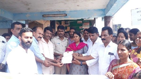 ಸಾಮಾಜಿಕ ಜಾಲಾತಾಣದಲ್ಲಿ ಅಪಪ್ರಚಾರ ಆರೋಪ: ವಿನಯ್ ಗುರೂಜಿ‌ ಭಕ್ತರಿಂದ ಪ್ರತಿಭಟನೆ