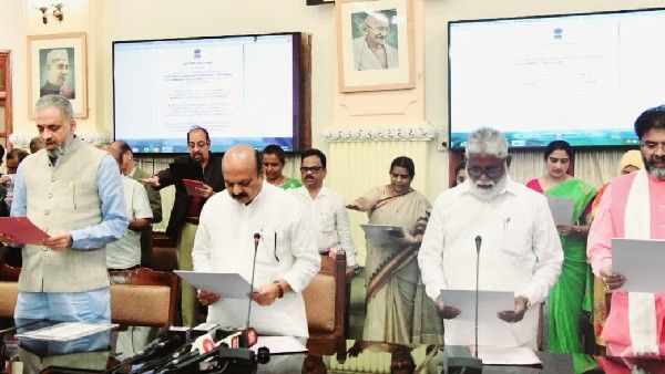 ಗ್ರಾಮ ಪಂಚಾಯತ್‌ಗಳಿಗೆ ಸಂವಿಧಾನದ ಪ್ರತಿ ಹಂಚಿಕೆ: ಸಿಎಂ ಬೊಮ್ಮಾಯಿ