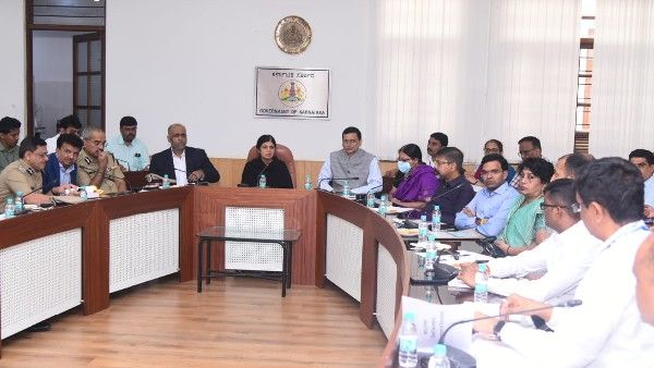 Bengaluru Traffic: ಟ್ರಾಫಿಕ್ ನಿಯಂತ್ರಣದ ಕೆಲಸ, ಕಾಮಗಾರಿಗಳನ್ನು ಶೀಘ್ರವೇ ಮುಗಿಸಲು ಸಿಎಸ್ ಸೂಚನೆ