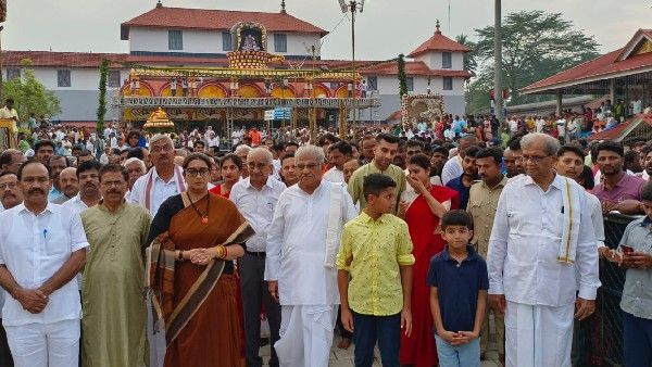 ವೀರೇಂದ್ರ ಹೆಗ್ಗಡೆ ಧರ್ಮದ ಸಾಕಾರ ಮೂರ್ತಿ: ಸ್ಮೃತಿ ಇರಾನಿ