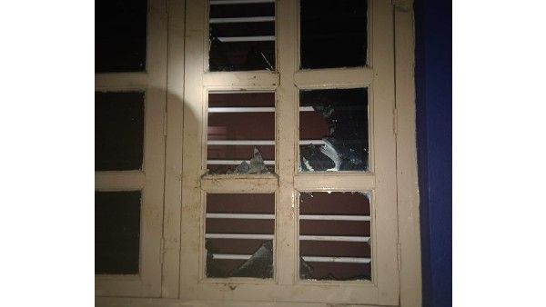 ಸ್ಥಳಾಂತರಿಸಿದರೂ ತಪ್ಪದ ಕಾಟ: ನೂರಾರು ಮೈಲಿ ಸಾಗಿ ಬಂದು ಮನೆ ಮೇಲೆ ಕಾಡಾನೆ ದಾಳಿ