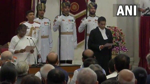 CJI DY Chandrachud : ಸುಪ್ರೀಂ ಕೋರ್ಟ್‌ ಮುಖ್ಯ ನ್ಯಾಯಮೂರ್ತಿಯಾಗಿ ಡಿ.ವೈ.ಚಂದ್ರಚೂಡ್ ಪ್ರಮಾಣ ವಚನ