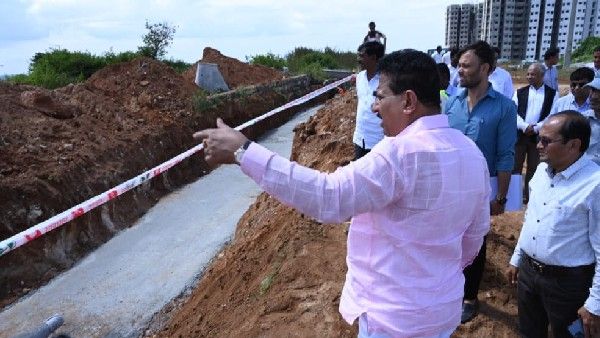 ಕೆಂಪೇಗೌಡ ಬಡಾವಣೆ ಕಾಮಗಾರಿ 15 ದಿನಗಳಲ್ಲಿ ಆರಂಭಿಸಬೇಕು: ಎಸ್‌ಆರ್ ವಿಶ್ವನಾಥ್ ಸೂಚನೆ