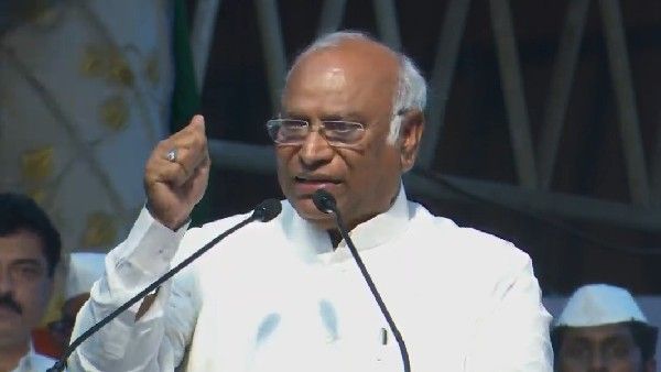 ಮಲ್ಲಿಕಾರ್ಜುನ ಖರ್ಗೆ ನಿವಾಸಕ್ಕೆ ಕಾಂಗ್ರೆಸ್‌ ಟಿಕೆಟ್ ಆಕಾಂಕ್ಷಿಗಳ ದಂಡು