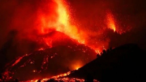 ಮೌನಾ ಲೋವ ಜ್ವಾಲಾಮುಖಿ ಸ್ಟೋಟ: ಅಮೆರಿಕದಲ್ಲಿ ಕೆಂಪಾದ ಆಕಾಶ