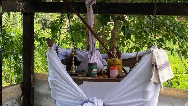 ಕಡುಬಡತನದಲ್ಲೂ ನಿಲ್ಲದ ದೈವ ಪ್ರೀತಿ: ತುಳುನಾಡಿನ ದೈವಾರಾಧನೆಯ ಶ್ರದ್ಧೆಗೆ ಇದೇ ಸಾಕ್ಷಿ