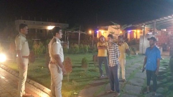 ಗಾಜನೂರು ಮೀನು ಹೊಟೇಲ್‌ಗಳ ಮೇಲೆ ಅಬಕಾರಿ ಅಧಿಕಾರಿಗಳ ದಾಳಿ: 7 ಪ್ರಕರಣ ದಾಖಲು