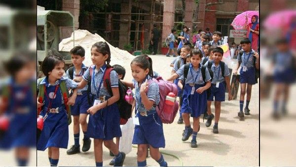 Water Bell : ಶಾಲೆಗಳಲ್ಲಿ ಮಕ್ಕಳಿಗೆ ನಿಯಮಿತ ನೀರು ಸೇವನೆಗಾಗಿ 3 ಬಾರಿ ಗಂಟೆ ಮೊಳಗಲಿದೆ