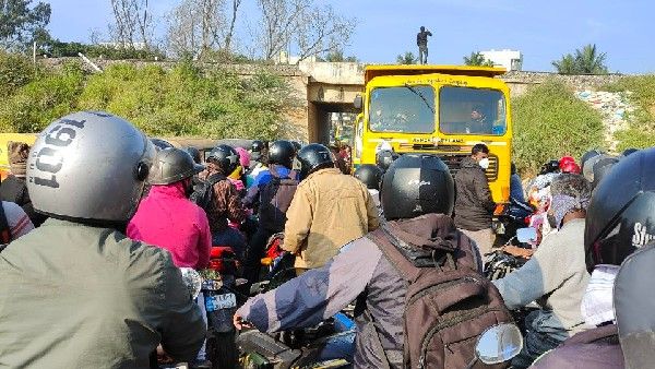ಬೆಂಗಳೂರು ಟ್ರಾಫಿಕ್ ಕಿರಿಕಿರಿ: ಕಿರಣ್ ಮಜುಂದಾರ್-ಶಾ, ಮೋಹನ್ ದಾಸ್ ಪೈ ಆಕ್ರೋಶ