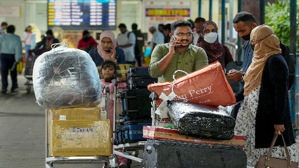 ವಿಮಾನ ನಿಲ್ದಾಣಗಳಲ್ಲಿ ಫೋನ್, ಲ್ಯಾಪ್‌ಟಾಪ್‌ ತಪಾಸಣೆಗೆ ಕ್ಯೂನಲ್ಲಿ ನಿಲ್ಲುವುದಕ್ಕೆ ಕೊನೆ!