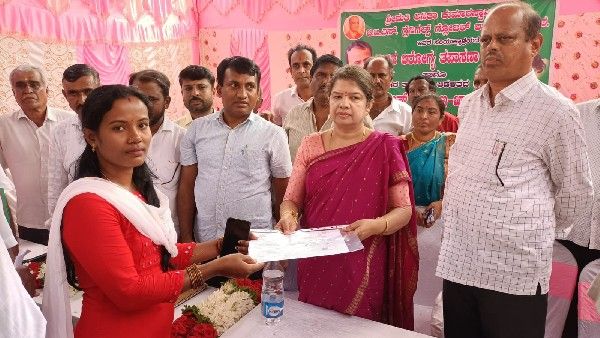 ರಾಜ್ಯದಲ್ಲಿ ಜೆಡಿಎಸ್ ಸರ್ಕಾರ ರಚಿಸುವ ವಿಶ್ವಾಸ ವ್ಯಕ್ತಪಡಿಸಿದ ಶಾಸಕಿ ಅನಿತಾ ಕುಮಾರಸ್ವಾಮಿ