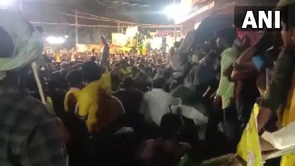 Breaking: ಆಂಧ್ರದಲ್ಲಿ ಕಾಲ್ತುಳಿತಕ್ಕೆ 8 ಮಂದಿ ಮೃತಪಟ್ಟಿರುವ ಶಂಕೆ