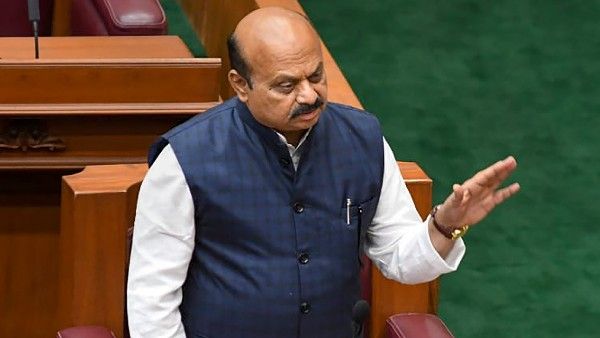 ರಾಜ್ಯದಲ್ಲಿ ತಾರಕಕ್ಕೇರಿದ ಮೀಸಲಾತಿ ಸಂಘರ್ಷ: ಸಂಕಷ್ಟಕ್ಕೆ ಸಿಲುಕಲಿದೆಯೇ ಬಿಜೆಪಿ ಸರ್ಕಾರ?