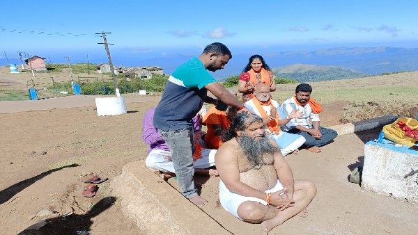 ಚಿಕ್ಕಮಗಳೂರು: ದತ್ತಪೀಠದಲ್ಲಿ ಮುಡಿ ಕೊಟ್ಟ ಶ್ರೀರಾಮಸೇನೆ ಕಾರ್ಯಾಧ್ಯಕ್ಷ ಗಂಗಾಧರ್ ಕುಲಕರ್ಣಿ