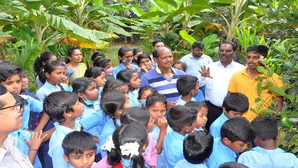 ಚಿಕ್ಕಮಗಳೂರು: ಶಾಲಾ ಮಕ್ಕಳಿಗೆ ಕೃಷಿ ಬಗ್ಗೆ ತಿಳುವಳಿಕೆ ಮೂಡಿಸಿದ ಇಂಜಿನಿಯರ್‌