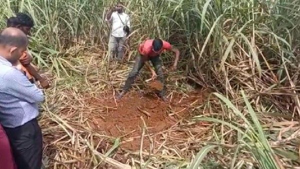 ಪತಿಯಿಂದ ದೂರಾಗಿ ಪ್ರಿಯಕರನ ಜೊತೆಗಿದ್ದ ಯುವತಿ ನಿಗೂಢ ಸಾವು