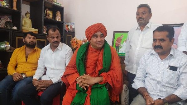 ಮೀಸಲಾತಿ ಹೋರಾಟ ಮಾಡಿದವರು ಯಾರು ಎನ್ನುವುದು ದನ ಕಾಯುವ ವ್ಯಕ್ತಿಗೂ ಗೊತ್ತು: ಜಯಮೃತ್ಯುಂಜಯ ಸ್ವಾಮೀಜಿ