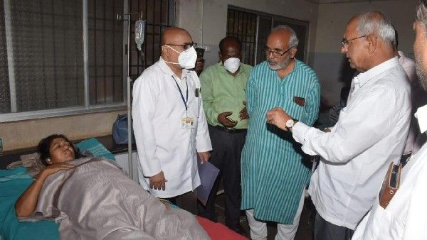 ಅಪಘಾತದಲ್ಲಿ ಗಾಯಗೊಂಡ ಅಂಗನವಾಡಿ ಕಾರ್ಯಕರ್ತೆಯರಿಗೆ ಸಾಂತ್ವಾನ ಹೇಳಿದ ಸಚಿವ ಹಾಲಪ್ಪ ಆಚಾರ್