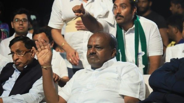 ಇಬ್ಬರು ಮಕ್ಕಳಲ್ಲಿ ಯಾರು ಪ್ರಾಮಾಣಿಕ ಎಂದು ನೀವೇ ತೀರ್ಮಾನ ಮಾಡಿ: ಕನಕಪುರ ಜನತೆಗೆ ಎಚ್‌ಡಿಕೆ ಮನವಿ