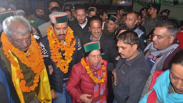 Himachal Pradesh: ಸಿಎಂ ರೇಸ್‌ನಿಂದ ಹೊರಗುಳಿದ ಪ್ರತಿಭಾ ಸಿಂಗ್