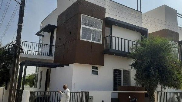 ಗಂಗಾವತಿಯಲ್ಲಿ ಬೃಹತ್‌ ಮನೆ ನಿರ್ಮಾಣ ಮಾಡಿದ ಜನಾರ್ದನ ರೆಡ್ಡಿ, ಪ್ರಶ್ನೆಗಳ ಉದ್ಭವ