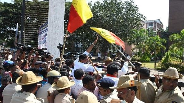 ಕನ್ನಡ ಬಾವುಟ ಹಾರಿಸಿದ ವಿದ್ಯಾರ್ಥಿಗಳ ಮೇಲೆ ಬೆಳಗಾವಿಯಲ್ಲಿ ಹಲ್ಲೆ: ಮುಂದಿನ ಅನಾಹುತಕ್ಕೆ ಸರ್ಕಾರವೇ ಹೊಣೆ ಎಂದ ಕರವೇ