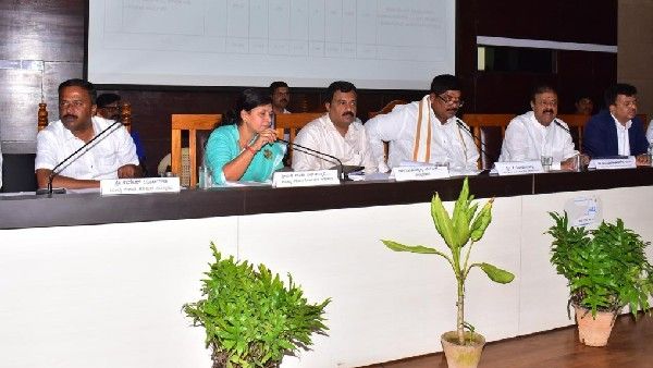 ಮಿಮ್ಸ್ ಪಕ್ಕದಲ್ಲಿರುವ ಸ್ಲಂ ಕೂಡಲೇ ತೆರವುಗೊಳಿಸುವಂತೆ ಅಧಿಕಾರಿಗಳಿಗೆ ಸಚಿವರ ಸೂಚನೆ