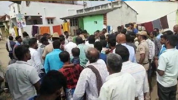 ನಾಲ್ಕು ವರ್ಷಗಳಲ್ಲಿ ನೀವು ಮಾಡಿದ ಸಾಧನೆ ಏನು? ಶಾಸಕರಿಗೆ ತಡಗವಾಡಿ ಗ್ರಾಮಸ್ಥರಿಂದ ತರಾಟೆ