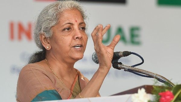 ಕೇಂದ್ರ ಹಣಕಾಸು ಸಚಿವೆ ನಿರ್ಮಲಾ ಸೀತಾರಾಮನ್ ಏಮ್ಸ್‌ನಿಂದ ಡಿಸ್ಚಾರ್ಜ್