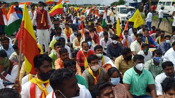 ಬೆಳಗಾವಿ ಗಡಿಯಲ್ಲಿ ಭುಗಿಲೆದ್ದ ಪ್ರತಿಭಟನೆ: ಮಹಾರಾಷ್ಟ್ರ ವಾಹನಗಳಿಗೆ ಮಸಿ, ಕಲ್ಲು ತೂರಾಟ