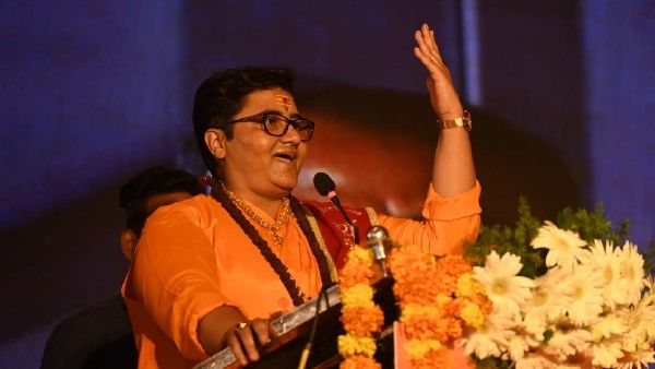 ಶಿವಮೊಗ್ಗ: ಹಿಂದೂಗಳು ಹರಿತವಾದ ಚಾಕು ಇಟ್ಟುಕೊಳ್ಳಿ ಹೇಳಿಕೆ: ಬಿಜೆಪಿ ಸಂಸದೆ ಪ್ರಜ್ಞಾ ಠಾಕೂರ್ ವಿರುದ್ಧ ದೂರು