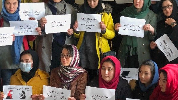 ತಾಲಿಬಾನ್ ಕ್ರೌರ್ಯ: ವಿಶ್ವವಿದ್ಯಾಲಯಗಳಿಂದ ವಿದ್ಯಾರ್ಥಿನಿಯರು ದೂರ ದೂರ!