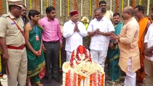 ಕೊಪ್ಪಳ: ಅಂಜನಾದ್ರಿ ಪರ್ವತಕ್ಕೆ ಥಾವರ್‌ ಚಂದ್‌ ಗೆಹ್ಲೋಟ್ ಭೇಟಿ