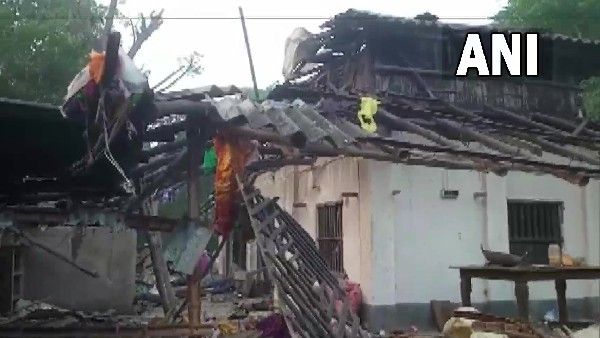 ಬಂಗಾಳದ ಟಿಎಂಸಿ ಬೂತ್ ಅಧ್ಯಕ್ಷರ ನಿವಾಸದಲ್ಲಿ ಬಾಂಬ್ ಸ್ಫೋಟ: 2 ಸಾವು, ಇಬ್ಬರಿಗೆ ಗಾಯ