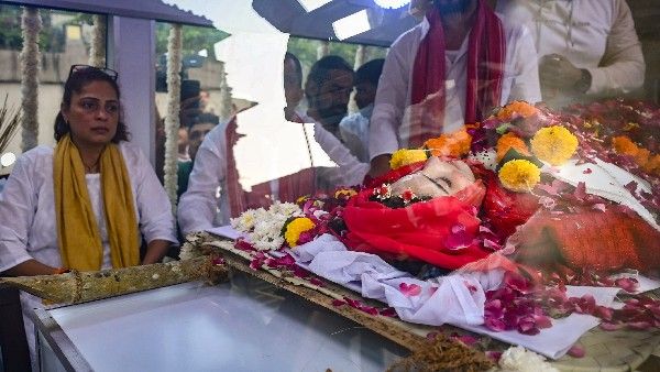 ತುನಿಷಾ ಶರ್ಮಾಗೆ ಶೀಜಾನ್ ಖಾನ್ ದೈಹಿಕವಾಗಿ ಕಿರುಕುಳ ನೀಡುತ್ತಿದ್ದ ಎಂದು ಆರೋಪಿಸಿದ ನಟಿಯ ತಾಯಿ