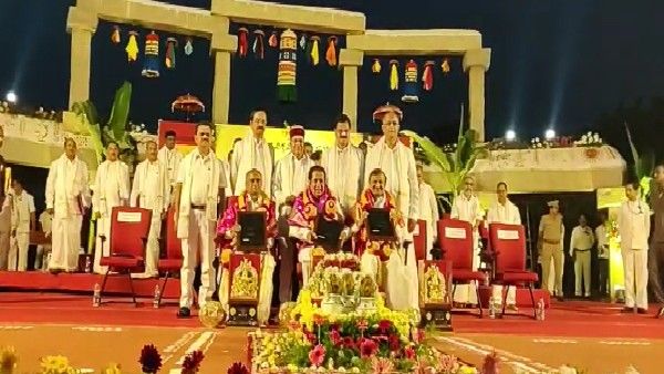 ಹಂಪಿ ಕನ್ನಡ ವಿಶ್ವವಿದ್ಯಾಲಯದಲ್ಲಿ 31ನೇ ನುಡಿಹಬ್ಬ: ಮೂವರು ಸಾಧಕರಿಗೆ ನಾಡೋಜ ಗೌರವ ಪದವಿ ಪ್ರದಾನ