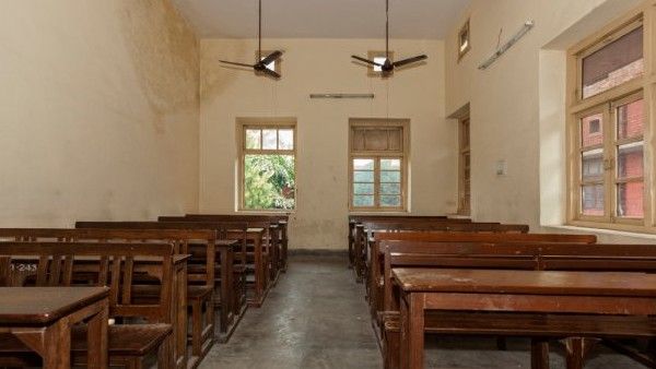 ಕನ್ನಡ ಮಾಧ್ಯಮದ ಇಂಜಿನಿಯರಿಂಗ್ ಕೋರ್ಸ್‌ಗಳಿಗಿಲ್ಲ ಬೆಲೆ: ಮೂರು ವರ್ಷ ಕಳೆದರೂ ದಾಖಲಾಗಿಲ್ಲ ವಿದ್ಯಾರ್ಥಿಗಳು