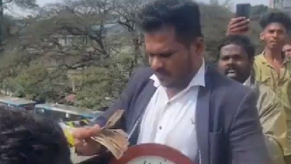 ಬೆಂಗಳೂರಿನ ಕೆಆರ್‌ ಮಾರುಕಟ್ಟೆಯಲ್ಲಿ ಹಣ ಎಸೆದಿದ್ದ ವ್ಯಕ್ತಿಯ ವಶ