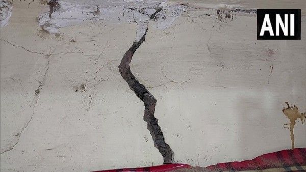 ಜೋಶಿಮಠ ಮುಳುಗಡೆ ಭೀತಿ ಬೆನ್ನಲೇ ಯುಪಿಯ ಅಲಿಗಢದ ಮನೆಗಳಲ್ಲಿ ಬಿರುಕುಗಳು