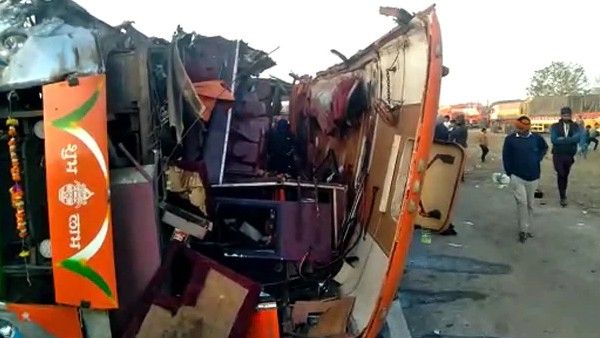 Breaking: ಮಹಾರಾಷ್ಟ್ರದಲ್ಲಿ ಭೀಕರ ಅಪಘಾತ: ನಾಸಿಕ್‌ನಲ್ಲಿ ಟ್ರಕ್‌ಗೆ ಬಸ್ ಡಿಕ್ಕಿ- 10 ಸಾವು