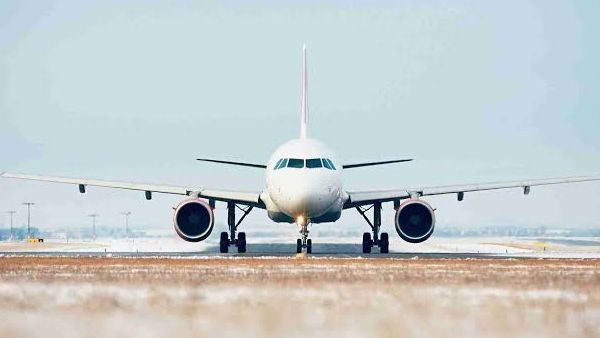 ವಿಮಾನದಲ್ಲಿ 2 ಬಾರಿ ಹೃದಯಾಘಾತ: ಪ್ರಯಾಣಿಕನ ಪಾಲಿಗೆ ದೇವರಾದ ವೈದ್ಯ