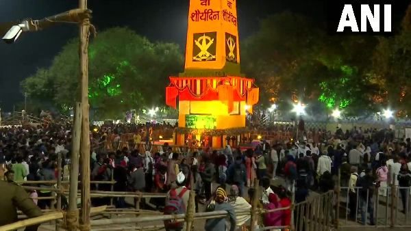 ಭೀಮಾ ಕೋರೆಗಾಂವ್ ಯುದ್ಧದ 205 ನೇ ವಾರ್ಷಿಕೋತ್ಸವ: ವಿಜಯಸ್ತಂಭದ ಬಳಿ ಭಾರೀ ಜನಸ್ತೋಮ