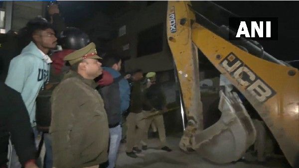 Lucknow building collapse: ಲಕ್ನೋದಲ್ಲಿ ವಸತಿ ಕಟ್ಟಡ ಕುಸಿದು ಮೂರು ಸಾವು, ಹಲವರು ಸಿಲುಕಿರುವ ಶಂಕೆ