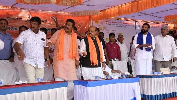 ತವರು ಜಿಲ್ಲೆಯಲ್ಲಿ 335 ಕೋಟಿ ರೂ.ಗಳ ಯೋಜನೆಗಳಿಗೆ ಸಿಎಂ ಅಡಿಗಲ್ಲು